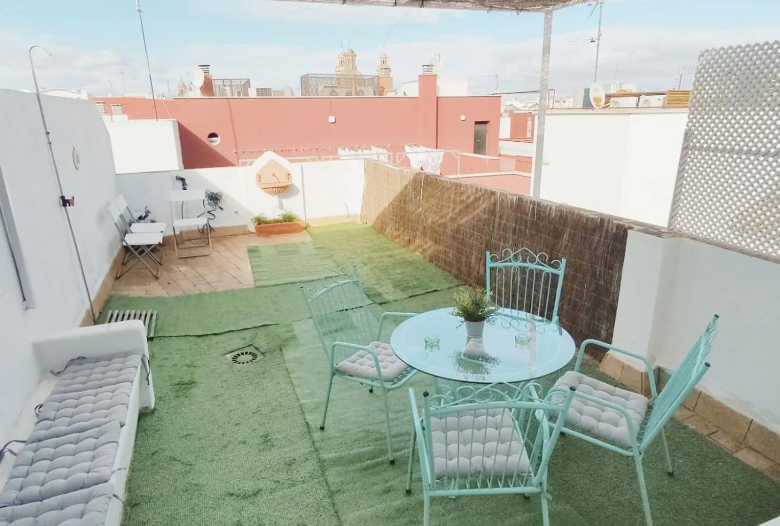 Homeyseville-Duplex Con Terraza Santa Cruz 5 Pax, Parking Optional Spain